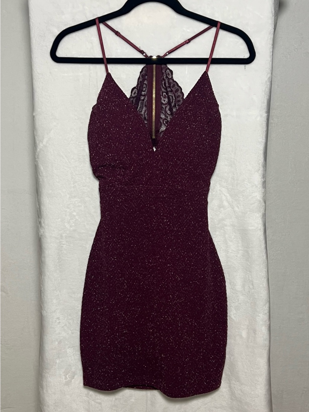 EMERALD SUNDAE Sparkle Lace-Back Maroon Burgundy Bodycon Cutout Mini Dress sze S